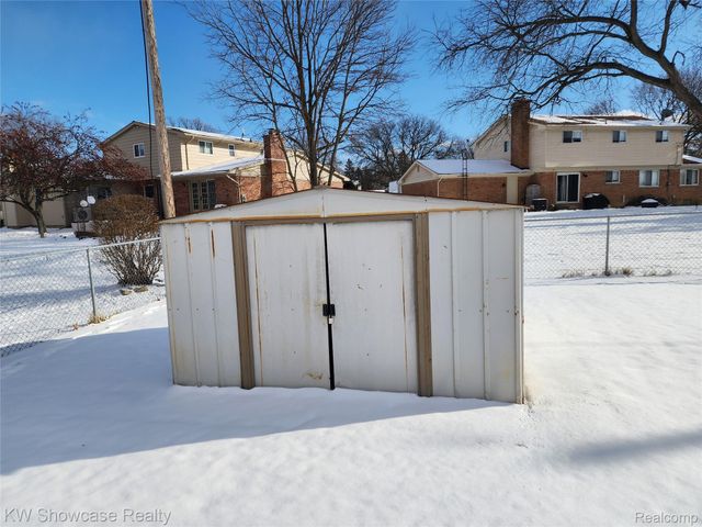 310 Boutell Drive, Grand Blanc, MI 48439