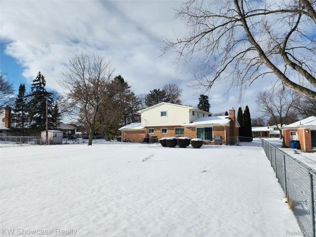 310 Boutell Drive, Grand Blanc, MI 48439