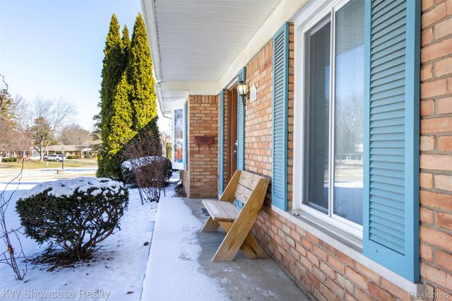 310 Boutell Drive, Grand Blanc, MI 48439