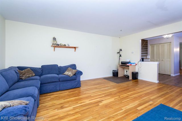 310 Boutell Drive, Grand Blanc, MI 48439