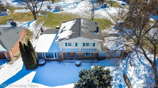 310 Boutell Drive, Grand Blanc, MI 48439