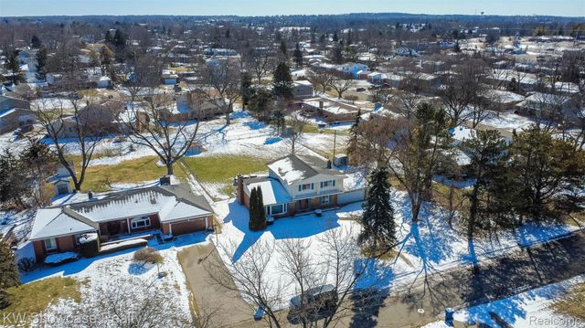 310 Boutell Drive, Grand Blanc, MI 48439