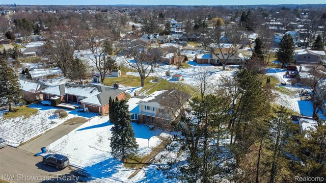 310 Boutell Drive, Grand Blanc, MI 48439