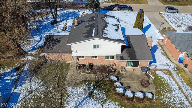 310 Boutell Drive, Grand Blanc, MI 48439