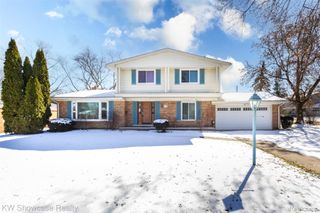 310 Boutell Drive, Grand Blanc, MI 48439
