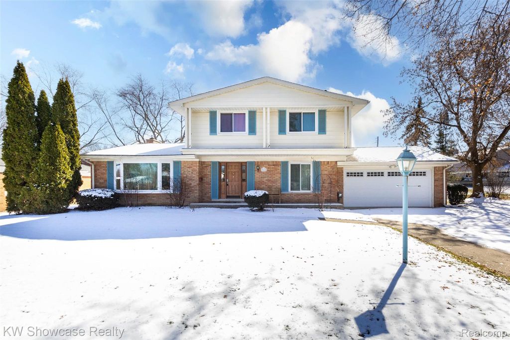 310 Boutell Drive, Grand Blanc, MI 48439