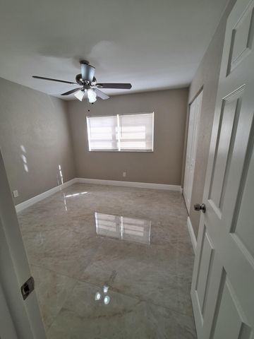 9219 SW 1st Place, Boca Raton, FL 33428