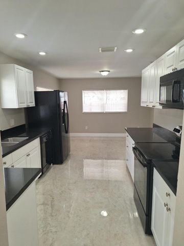 9219 SW 1st Place, Boca Raton, FL 33428