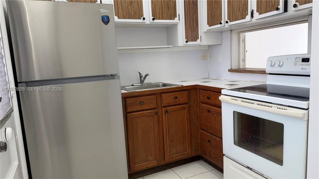 3000 Marcos Dr P210, Aventura, FL 33160