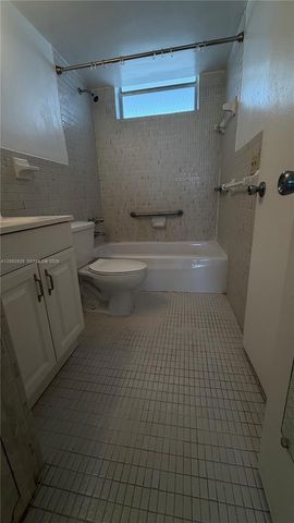 3000 Marcos Dr P210, Aventura, FL 33160