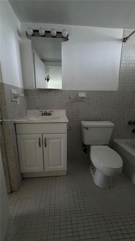 3000 Marcos Dr P210, Aventura, FL 33160