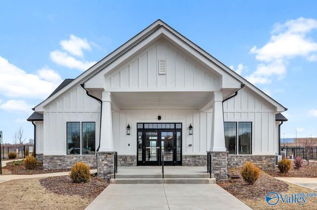 2111 Bloomfell Bend, Huntsville, AL 35802