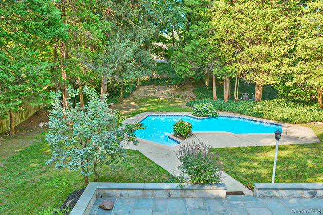49 Henry Street, Scarsdale, NY 10583
