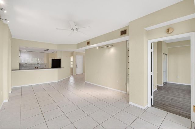 12468 Crystal Pointe Drive 102, Boynton Beach, FL 33437