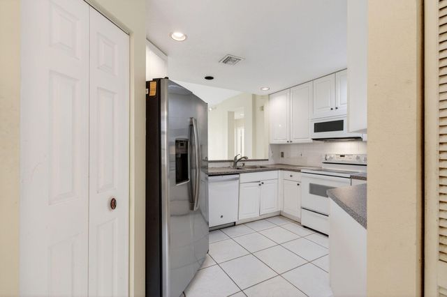 12468 Crystal Pointe Drive 102, Boynton Beach, FL 33437