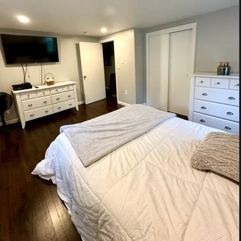 29 Fresh Pond Cir, Plymouth, MA 02360