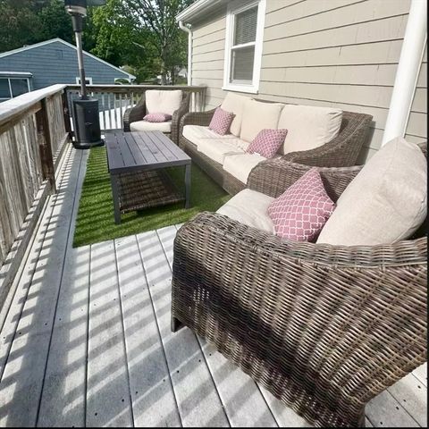 29 Fresh Pond Cir, Plymouth, MA 02360