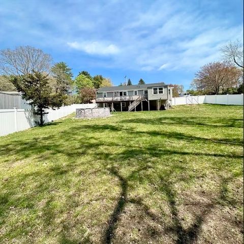 29 Fresh Pond Cir, Plymouth, MA 02360