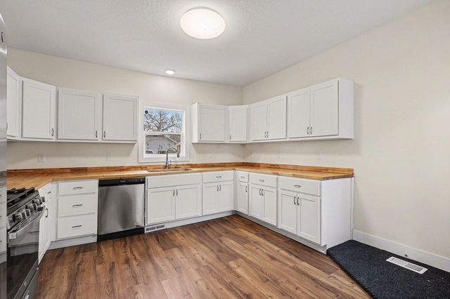 769 Catawba Avenue, Muskegon, MI 49442