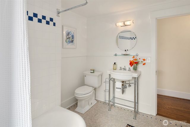 521 N 47th Street, Seattle, WA 98103