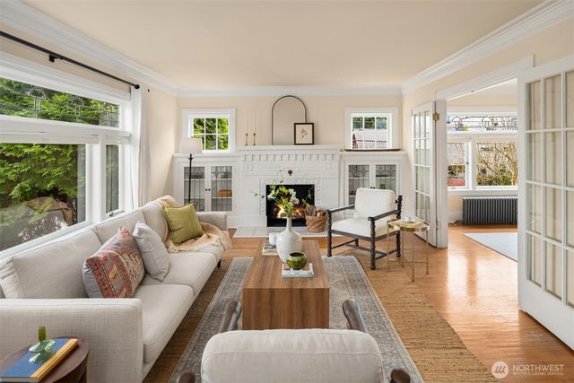 521 N 47th Street, Seattle, WA 98103