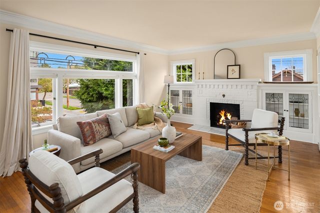 521 N 47th Street, Seattle, WA 98103