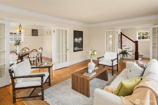 521 N 47th Street, Seattle, WA 98103