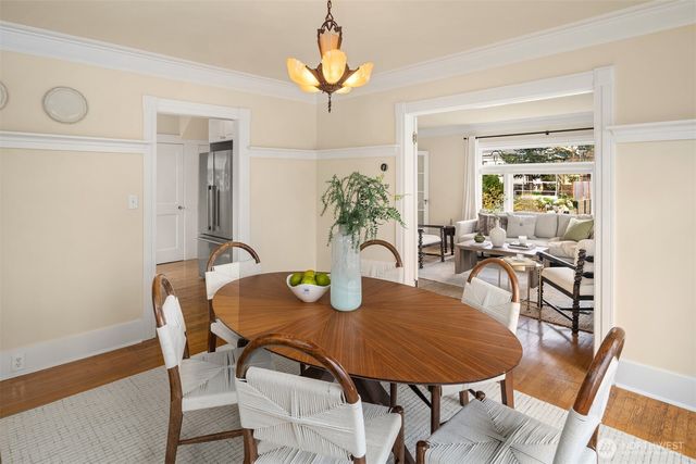 521 N 47th Street, Seattle, WA 98103