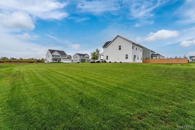 221 Stonebridge Road, Grand Island, NY 14072
