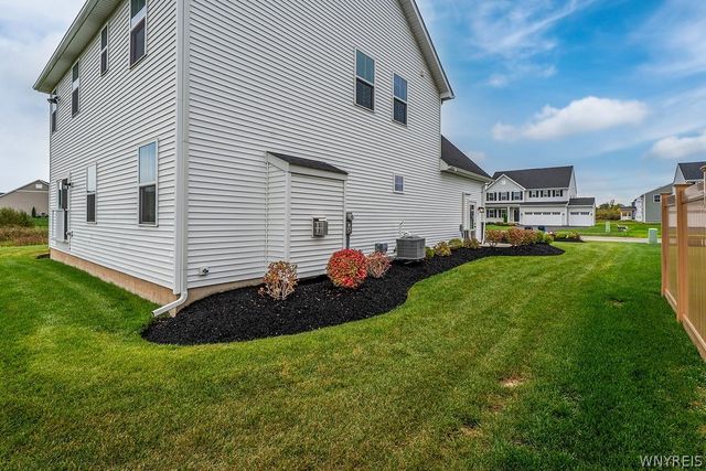 221 Stonebridge Road, Grand Island, NY 14072