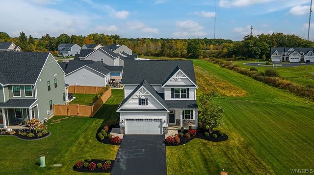 221 Stonebridge Road, Grand Island, NY 14072