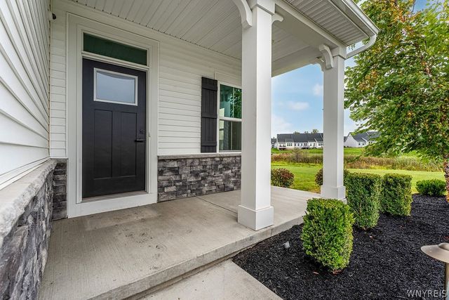 221 Stonebridge Road, Grand Island, NY 14072
