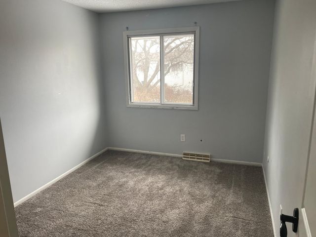 2363 Dorland Lane E, Maplewood, MN 55119