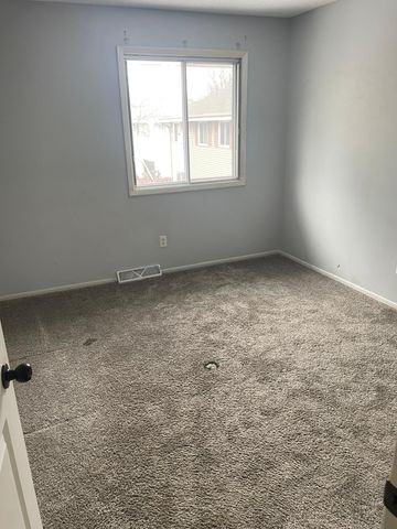 2363 Dorland Lane E, Maplewood, MN 55119