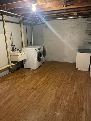 2363 Dorland Lane E, Maplewood, MN 55119