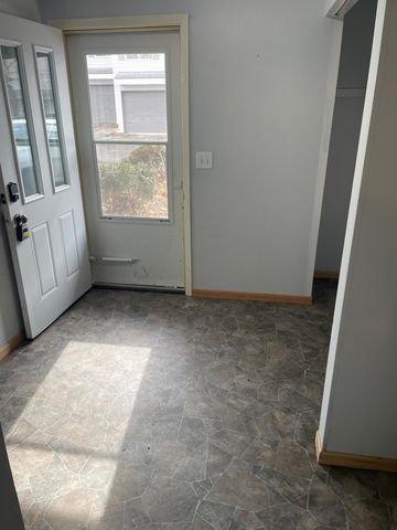 2363 Dorland Lane E, Maplewood, MN 55119