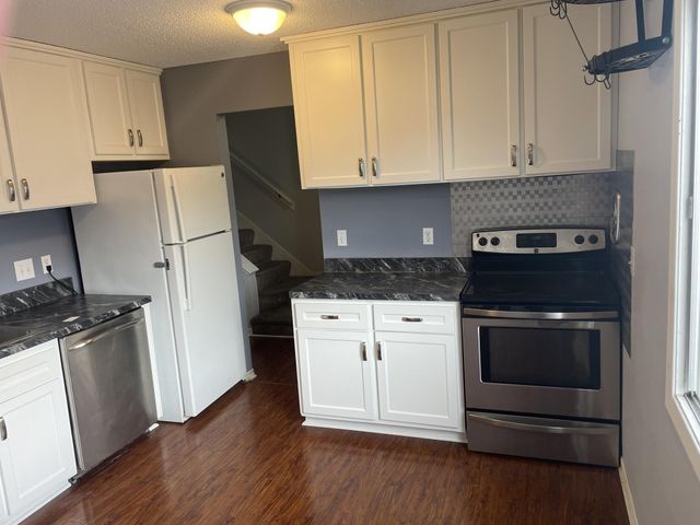 2363 Dorland Lane E, Maplewood, MN 55119