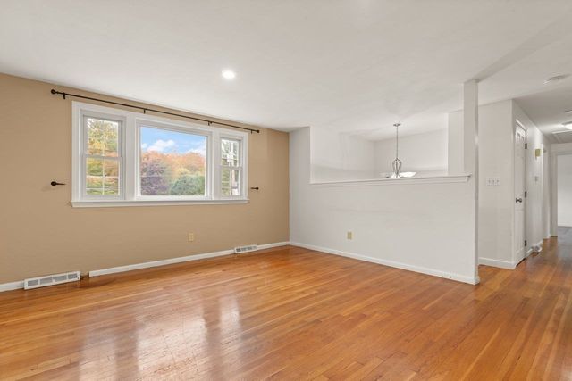 7 Heath Rd, Easton, MA 02375