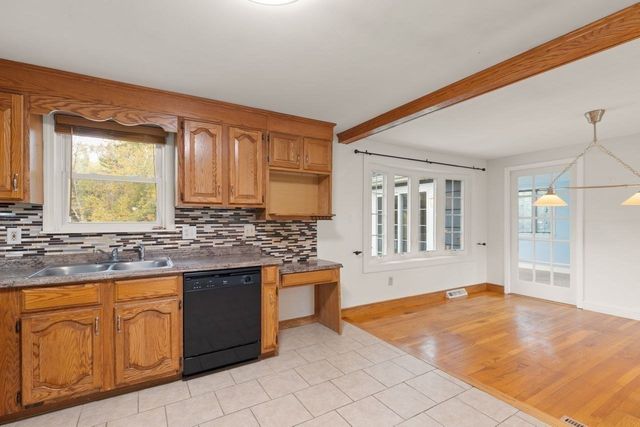 7 Heath Rd, Easton, MA 02375