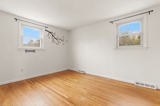 7 Heath Rd, Easton, MA 02375