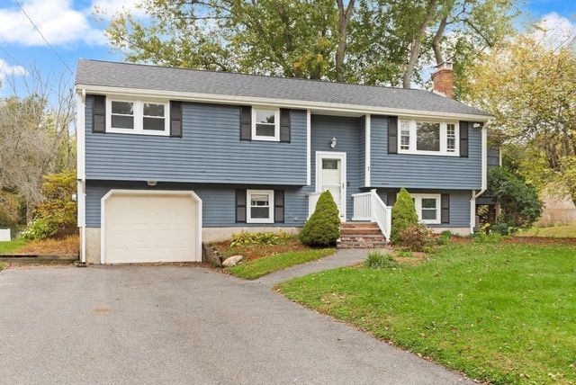 7 Heath Rd, Easton, MA 02375
