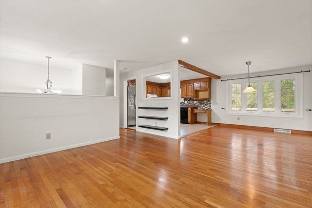 7 Heath Rd, Easton, MA 02375