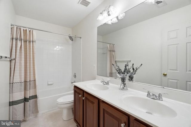 159 PENNS MANOR DR, Kennett Square, PA 19348