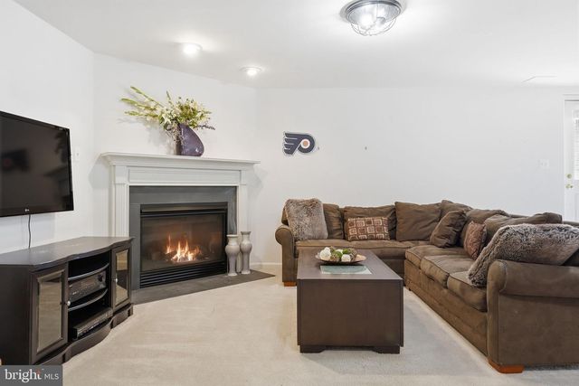 159 PENNS MANOR DR, Kennett Square, PA 19348