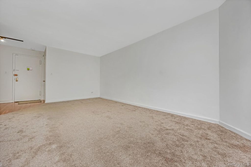 90-11 35th Avenue 6F, Jackson Heights, NY 11372 — photo 5