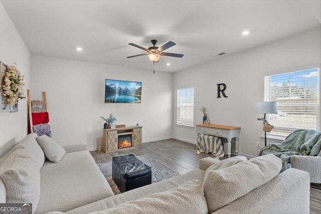 642 Summerfield Lane, Cartersville, GA 30120