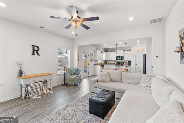 642 Summerfield Lane, Cartersville, GA 30120