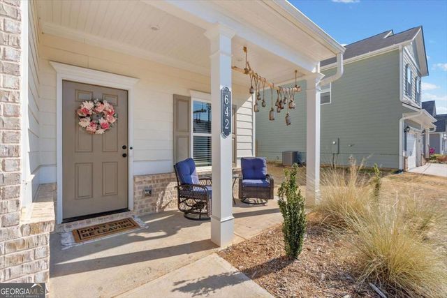 642 Summerfield Lane, Cartersville, GA 30120