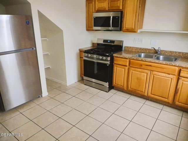 9488 Landry McKee Lane A, El Paso, TX 79907