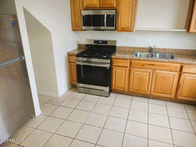 9488 Landry McKee Lane A, El Paso, TX 79907